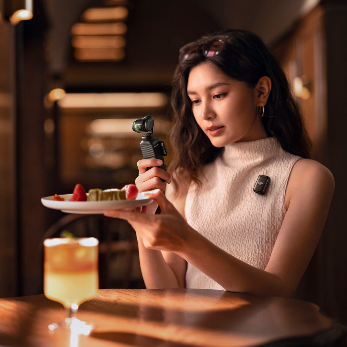 DJI – Osmo Pocket 3 Creator Combo 3-Axis Stabilized 4K Handheld Camera with Rotatable Touchscreen – Gray