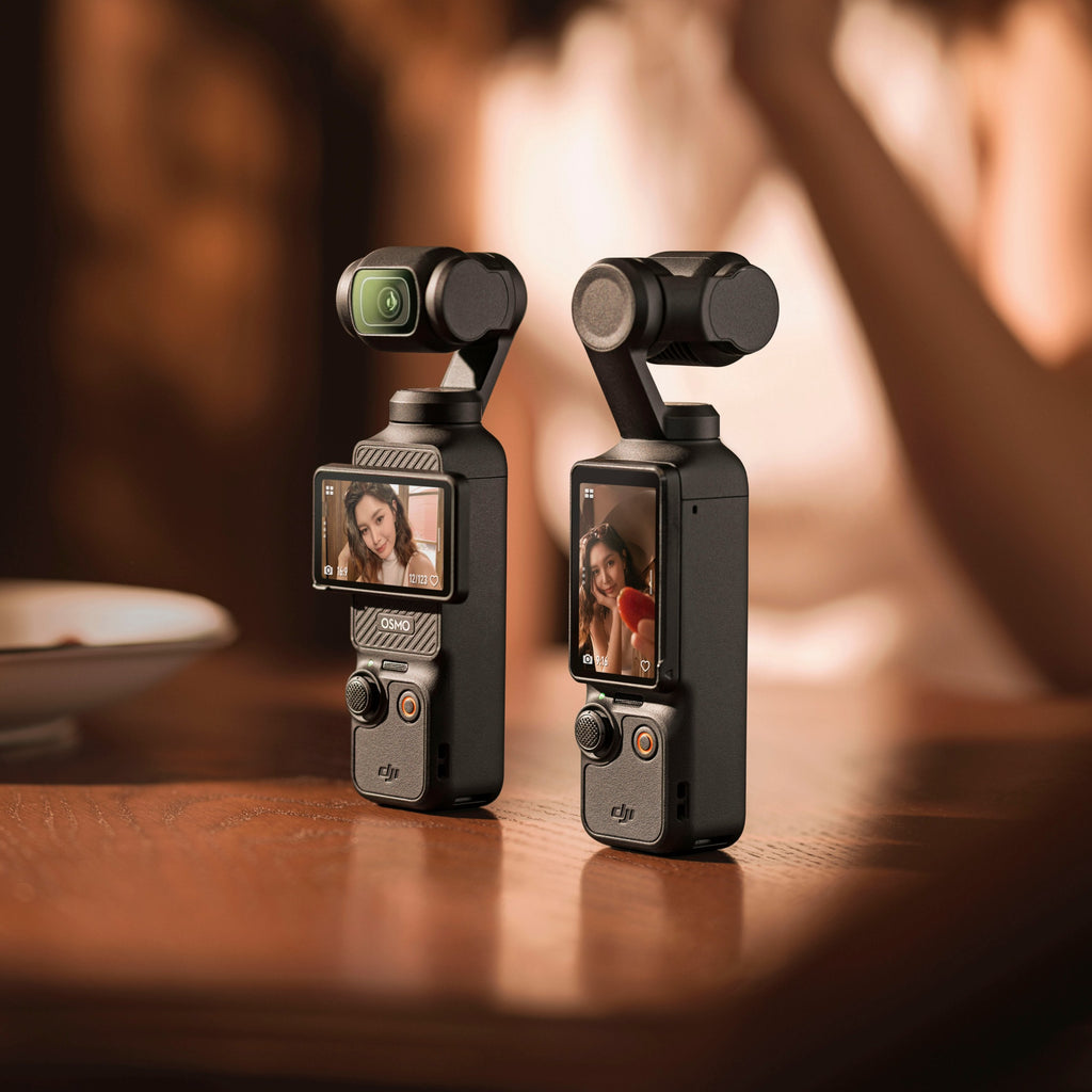 DJI – Osmo Pocket 3 Creator Combo 3-Axis Stabilized 4K Handheld Camera with Rotatable Touchscreen – Gray